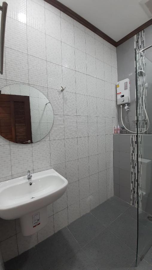 Sabua The Terrace Homestay ウタイターニー エクステリア 写真